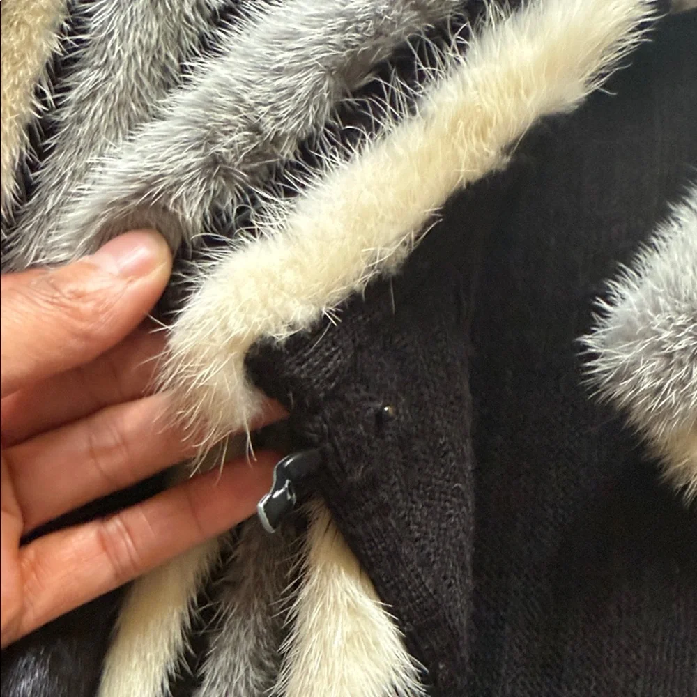 Elegant Brown and Cream Mink Sweater Jacket - Picture 6 of 8